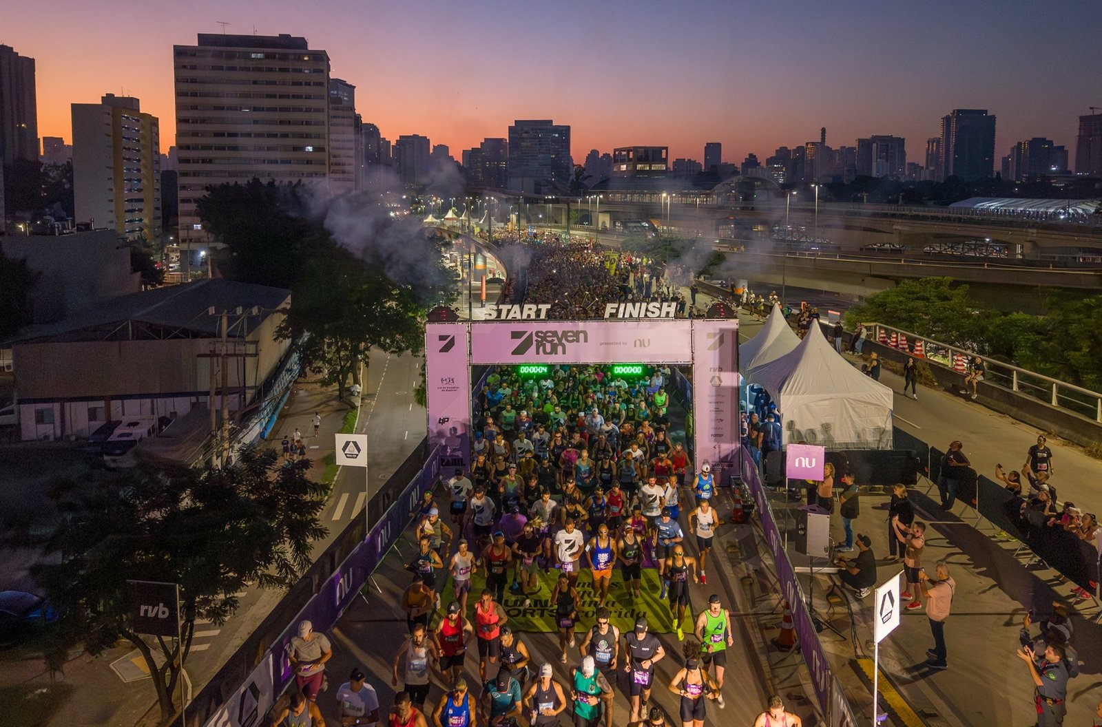Seven Run: Mais de 5.000 Corredores Cruzam a Linha de Chegada!