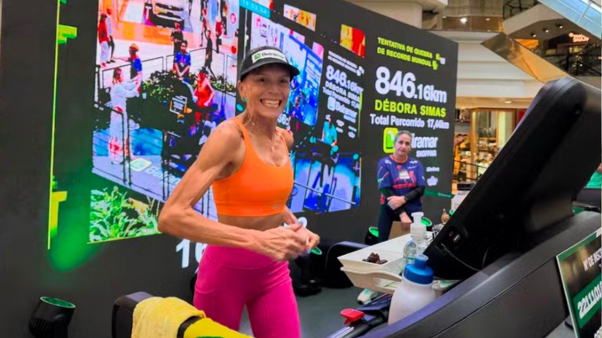 Corrida em Esteira: Mulher Busca Recorde Mundial Incrível!