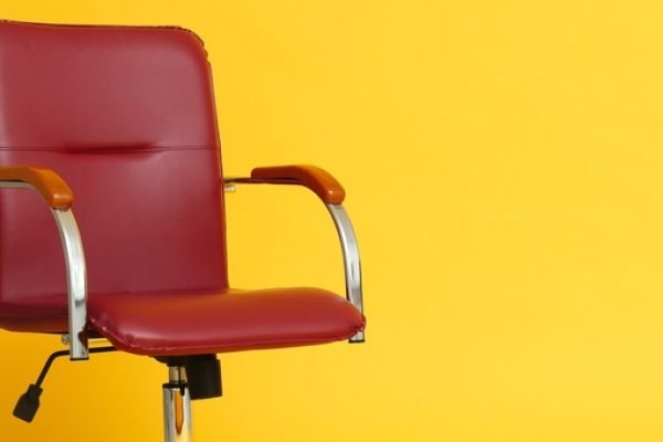 Bunda de Cadeira de Escritório: Guia Completo Para Prevenir Dor