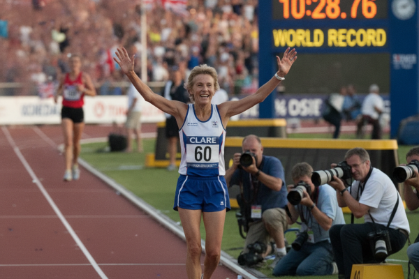 Clare Elms Record 3000m W60: Conquista Histórica!