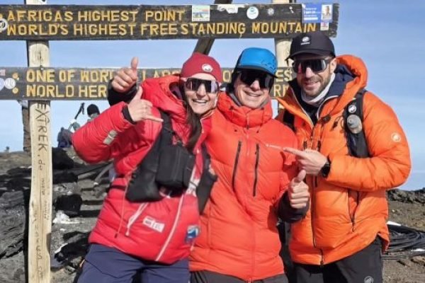 Para-Atleta Kilimanjaro: Recorde Histórico e Inspiração