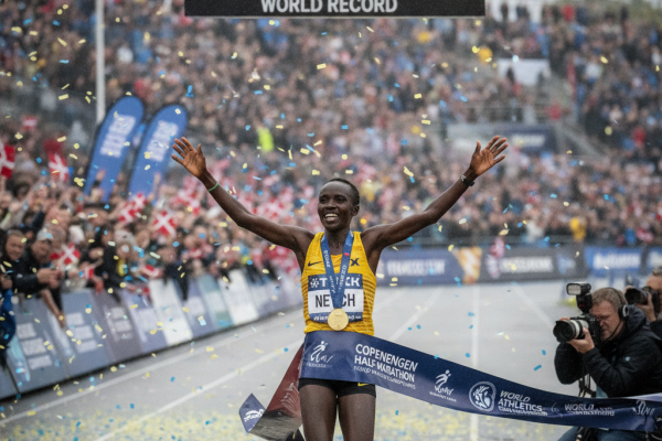 Recorde Mundial Feminino Meia Maratona: Agnes Ngetich Brilha em Copenhague!