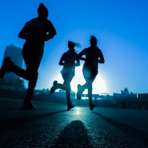 photo-1552674605-db6ffd4facb5